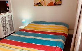 Studio 814 pitangueiras - na quadra da praia - com ar condicionado!